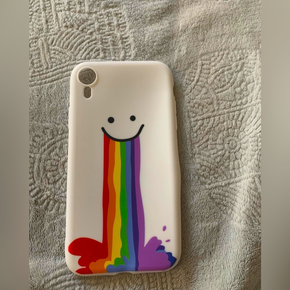 I’m selling black and white and pink iPhone XR cases.